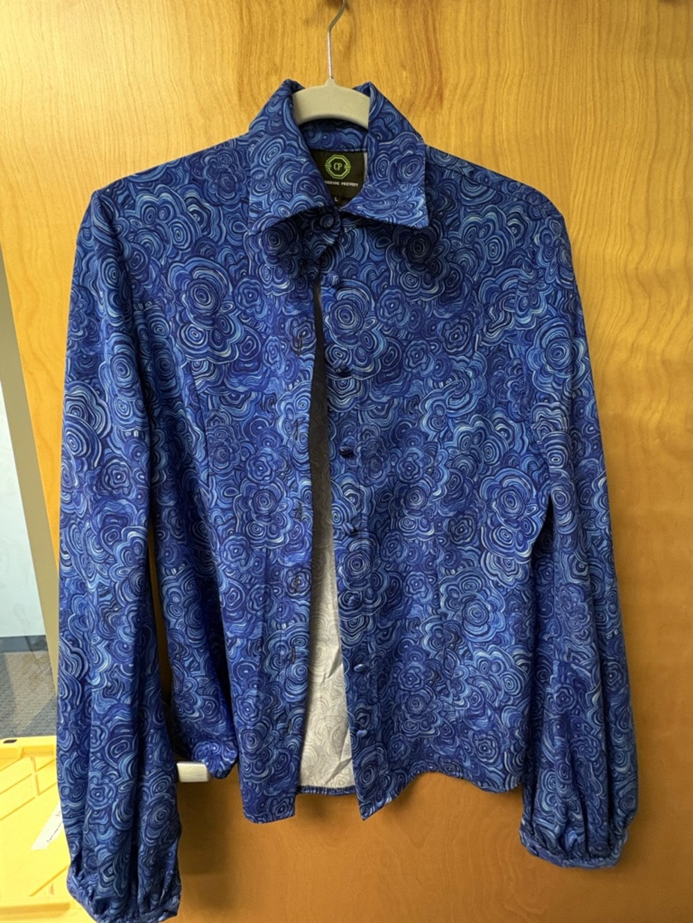 Women's Blue Floral-Print Button-Up Blouse
